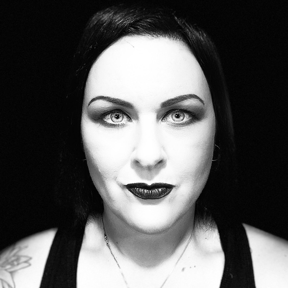 Meet your Posher, Julie - Picture 4 of 5